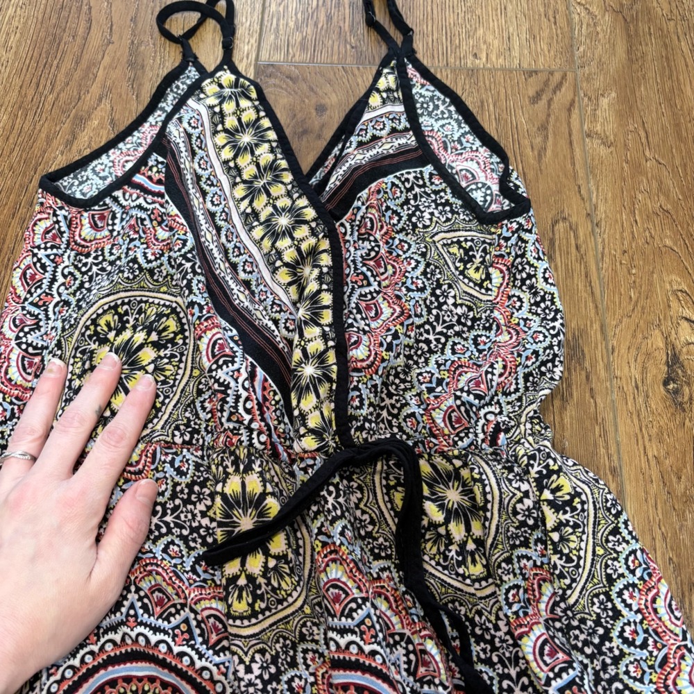 Xhilaration Womens Boho Medallion Paisley Wide Leg Jumpsuit colorful‎ Size M - Picture 3 of 10